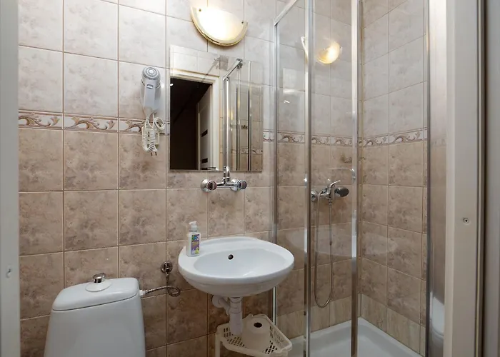 Anna Maria Nocleg ze śniadaniem 3*