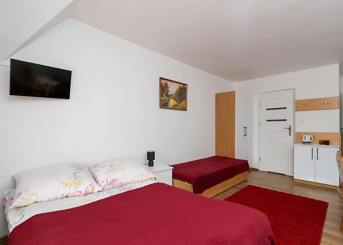 Anna Maria Nocleg ze śniadaniem 3*