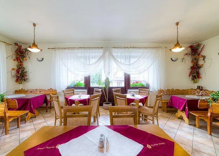 Anna Maria Nocleg ze śniadaniem 3*