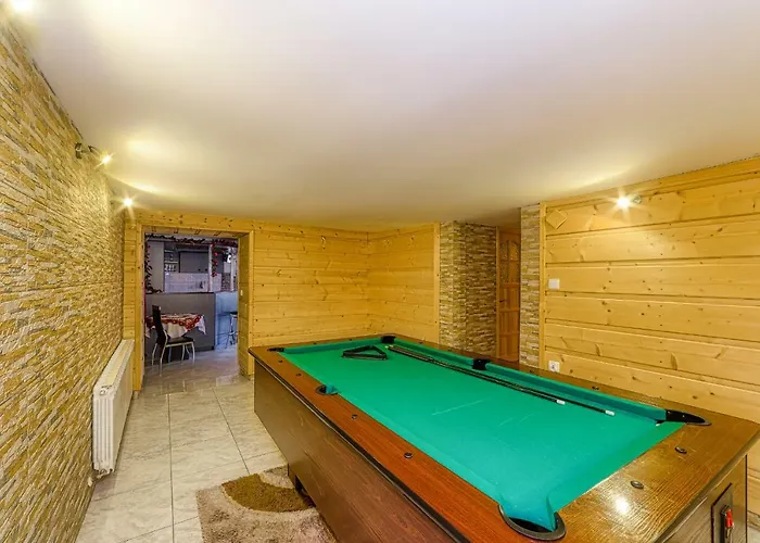 Anna Maria Nocleg ze śniadaniem 3*